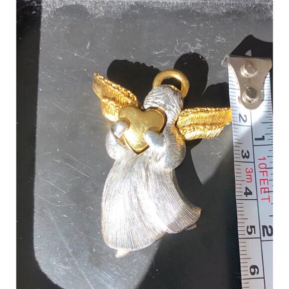 Vintage Signed LC Two Tone Gold & Silver Tone Angel Holding A Heart Halo Brooch - Picture 6 of 6